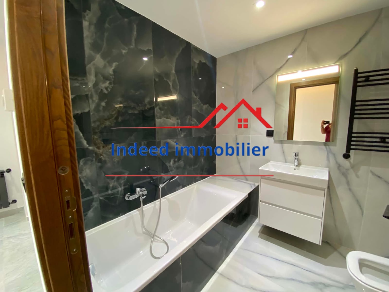 À VENDRE – Magnifique Appartement S+3 à Aïn Zaghouan Nord