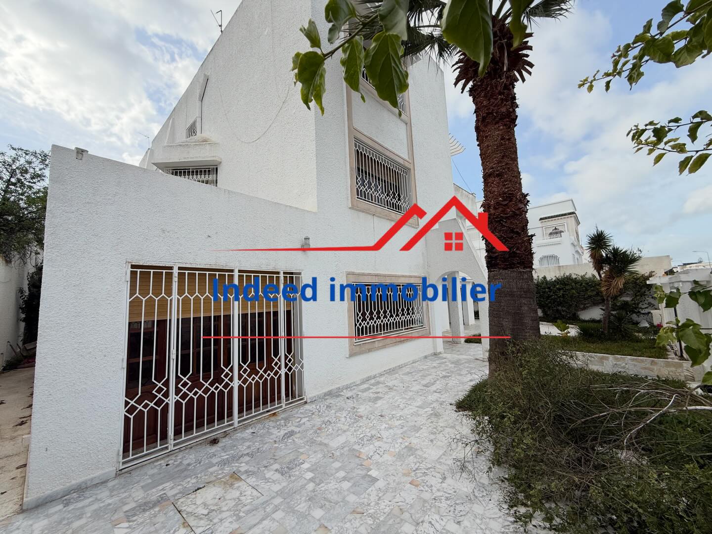 À VENDRE – VILLA DE PRESTIGE R+2 📍 El Menzah 9A