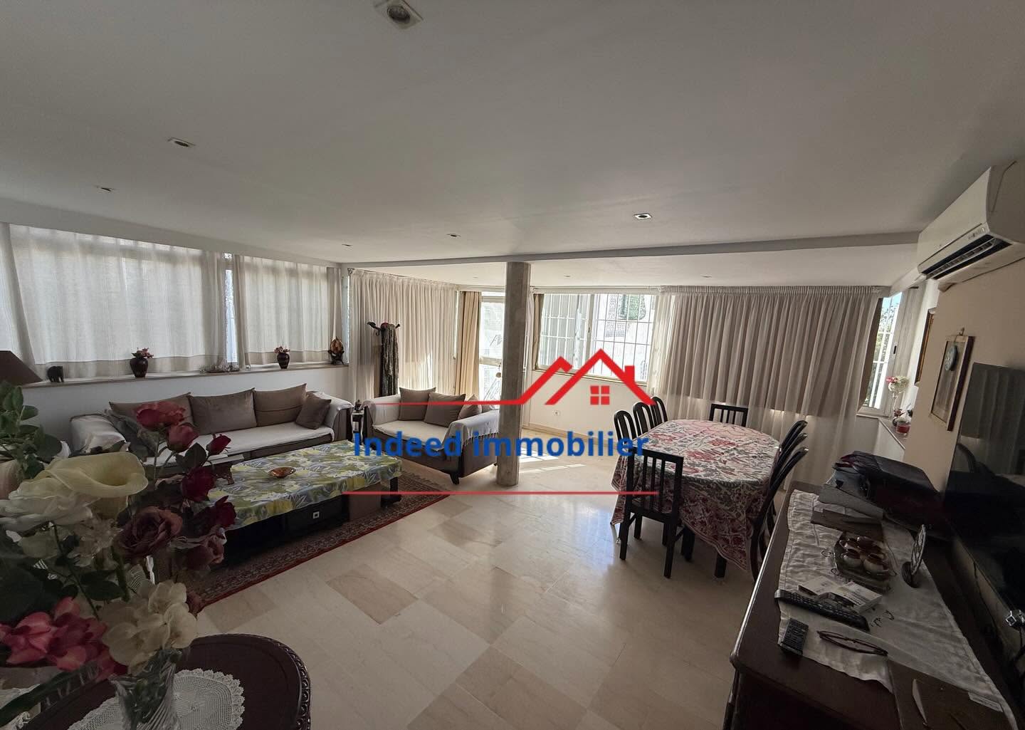 À vendre / À louer : Superbe duplex à Menzah 6 (UV4)