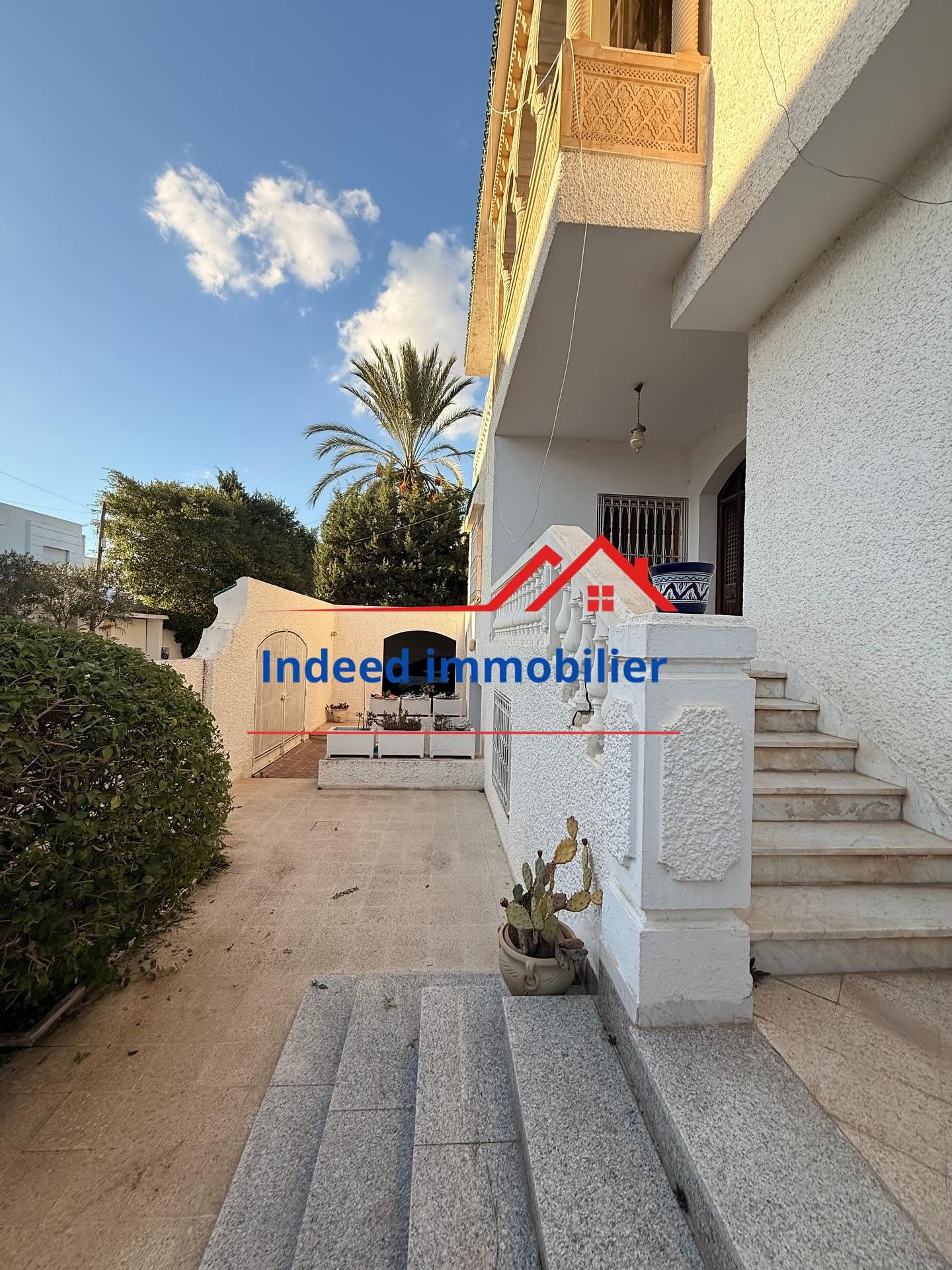 À VENDRE – Magnifique Villa à Menzah 9