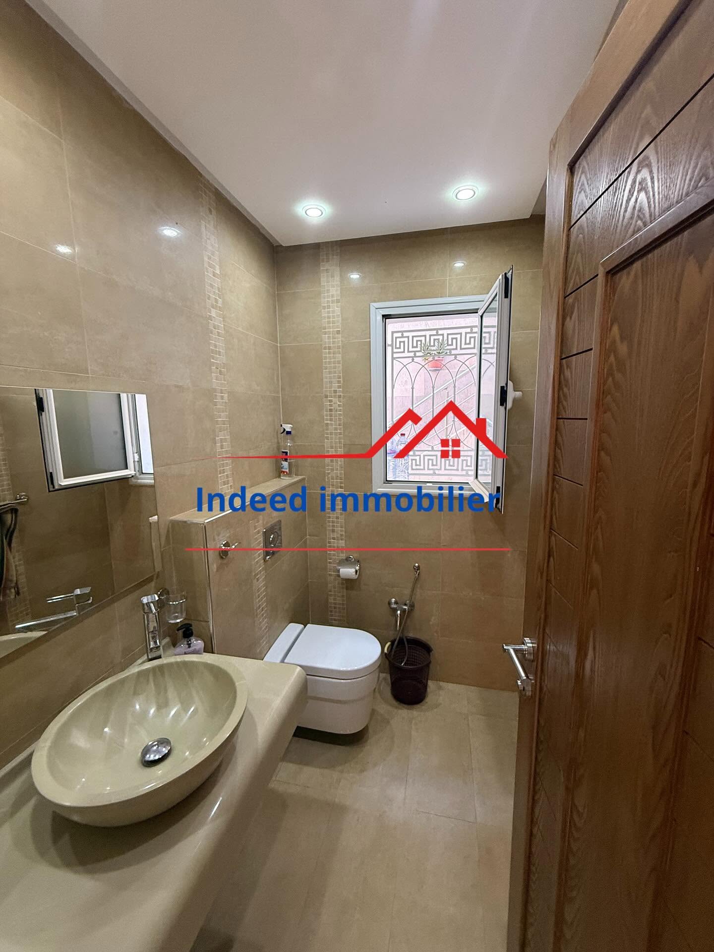 À VENDRE –Villa de Luxe à Ennasr2