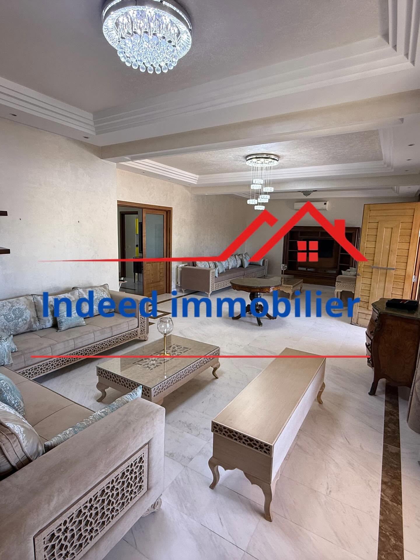 À VENDRE –Villa de Luxe à Ennasr2