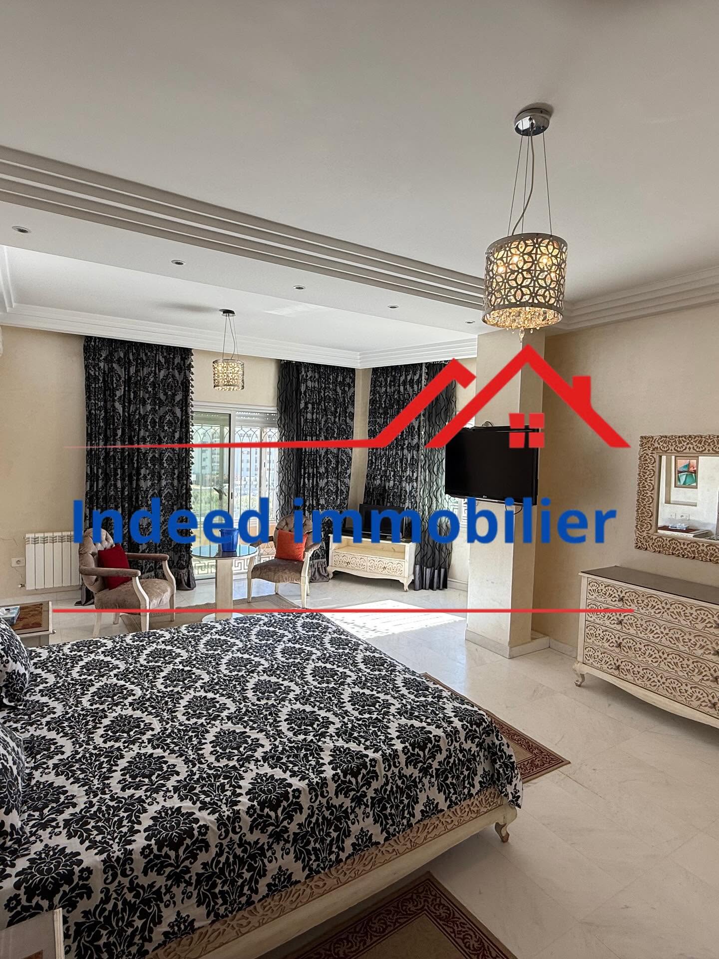 À VENDRE –Villa de Luxe à Ennasr2