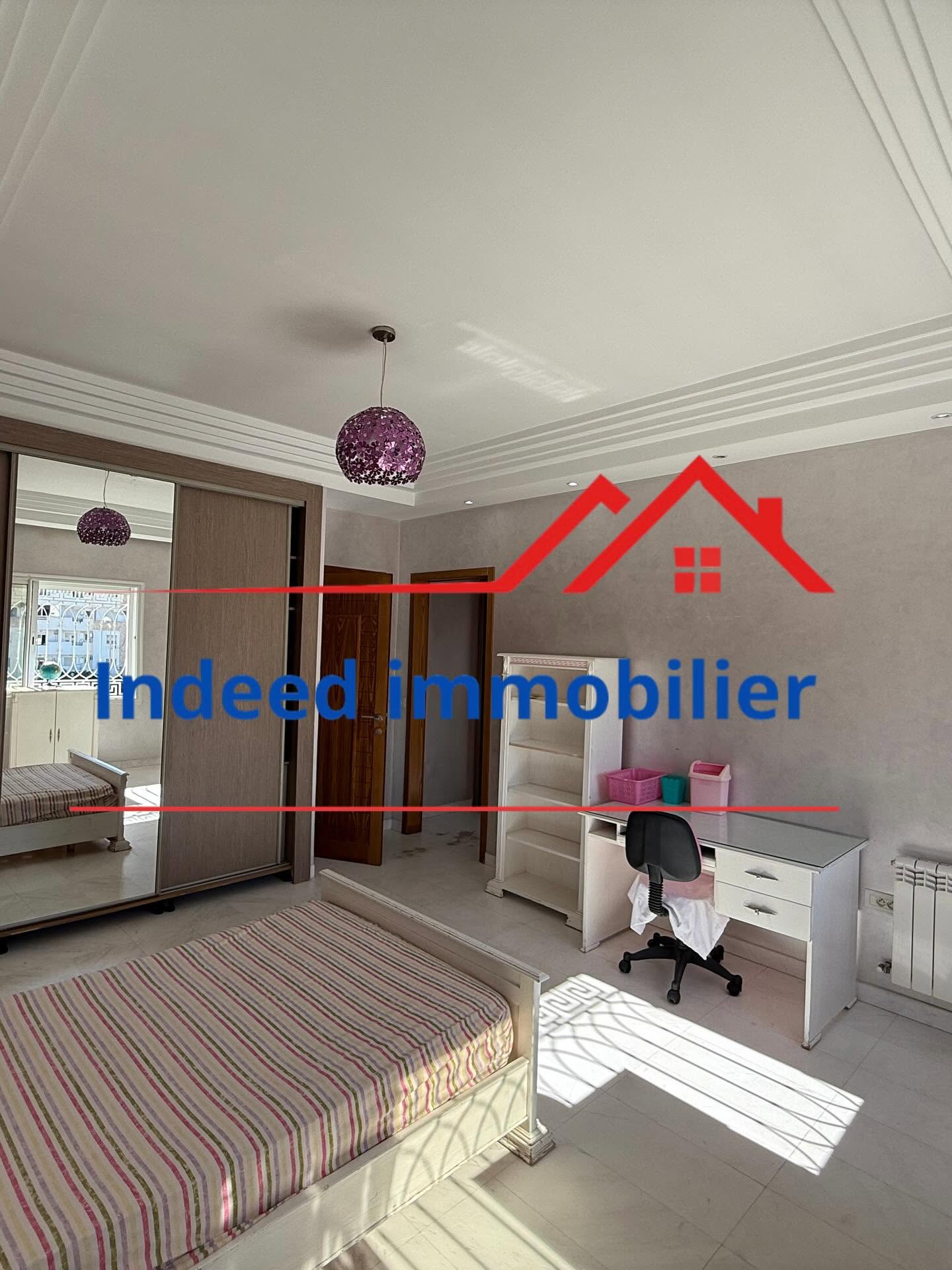 À VENDRE –Villa de Luxe à Ennasr2