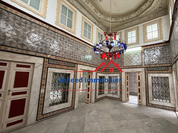  À VENDRE – MAISON AUTHENTIQUE DANS LA MÉDINA DE TUNIS