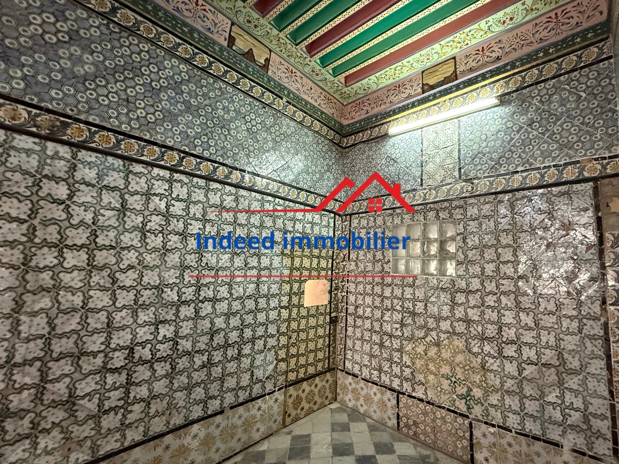  À VENDRE – MAISON AUTHENTIQUE DANS LA MÉDINA DE TUNIS