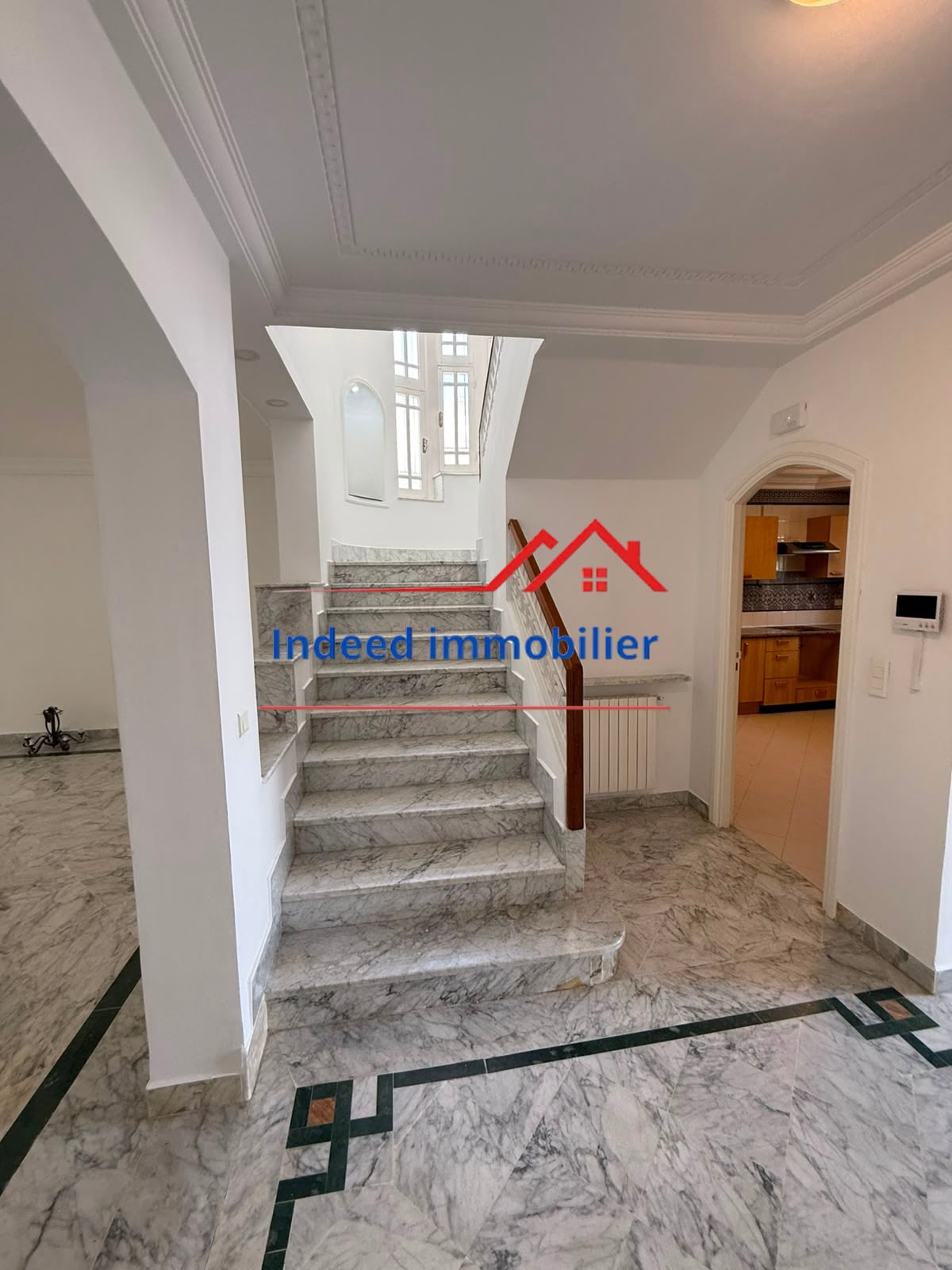  À LOUER – Magnifique Villa S+6 à Cité Les Pins, La Marsa 
