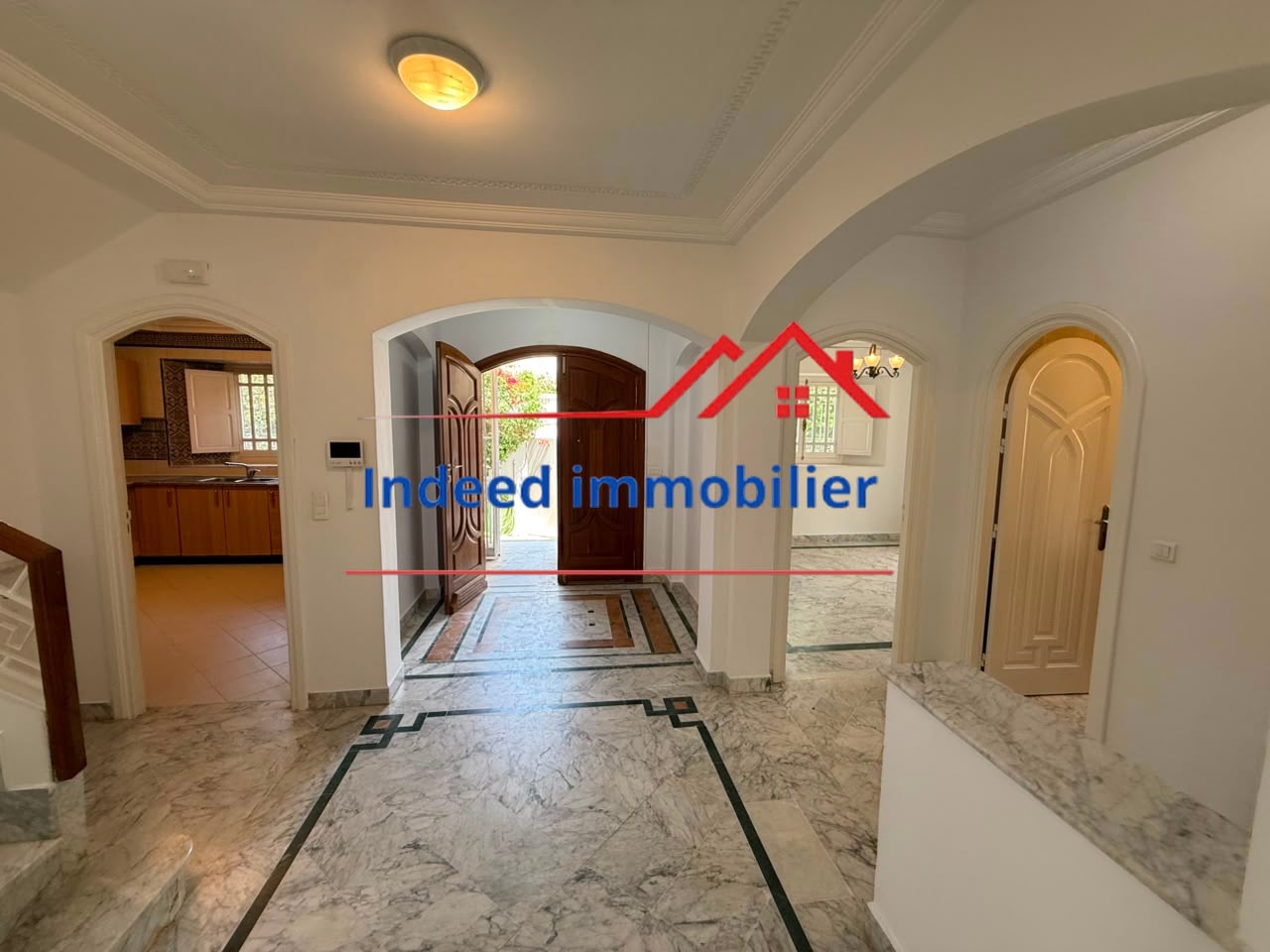  À LOUER – Magnifique Villa S+6 à Cité Les Pins, La Marsa 
