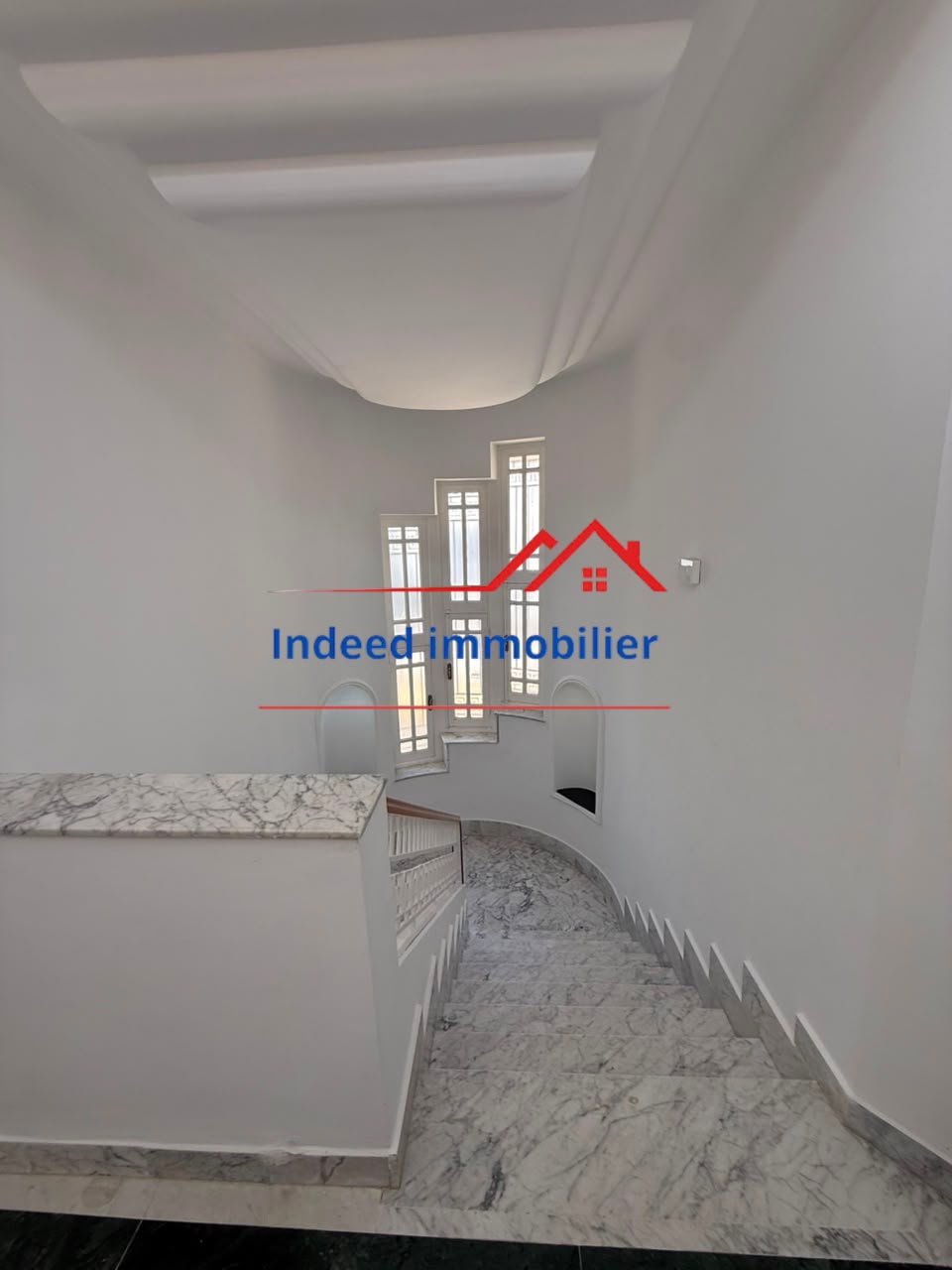  À LOUER – Magnifique Villa S+6 à Cité Les Pins, La Marsa 