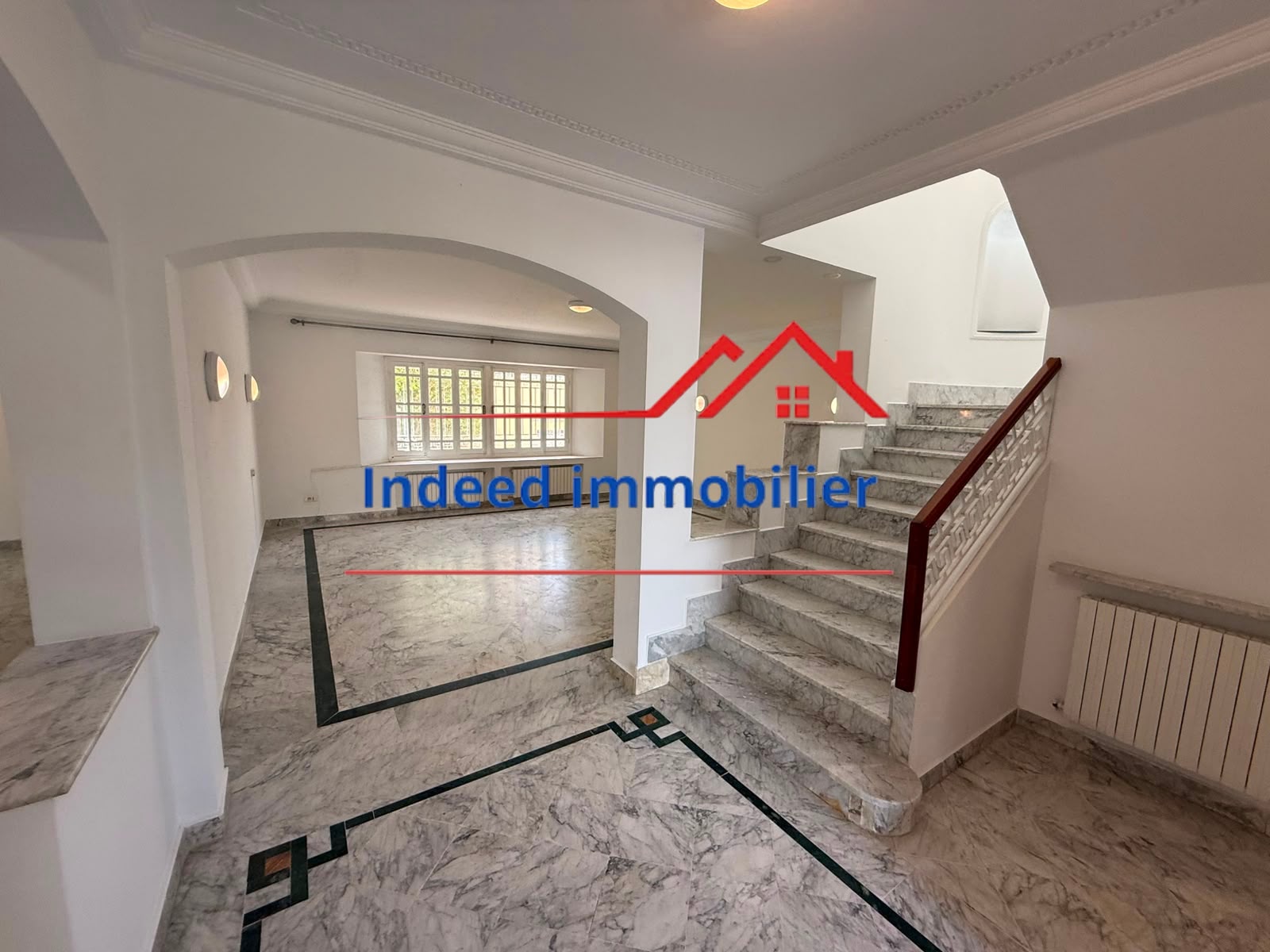  À LOUER – Magnifique Villa S+6 à Cité Les Pins, La Marsa 