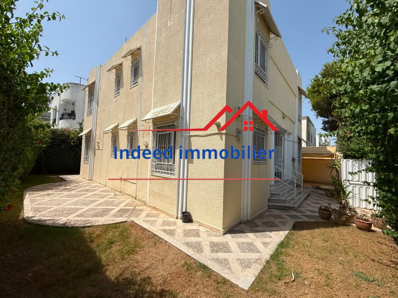  À LOUER – Magnifique Villa S+6 à Cité Les Pins, La Marsa 