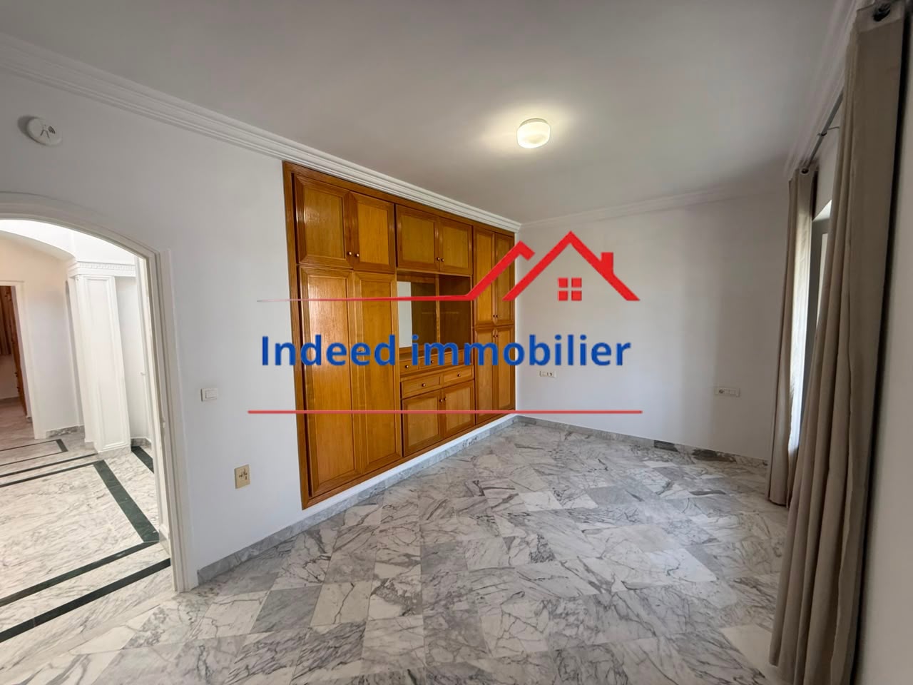  À LOUER – Magnifique Villa S+6 à Cité Les Pins, La Marsa 